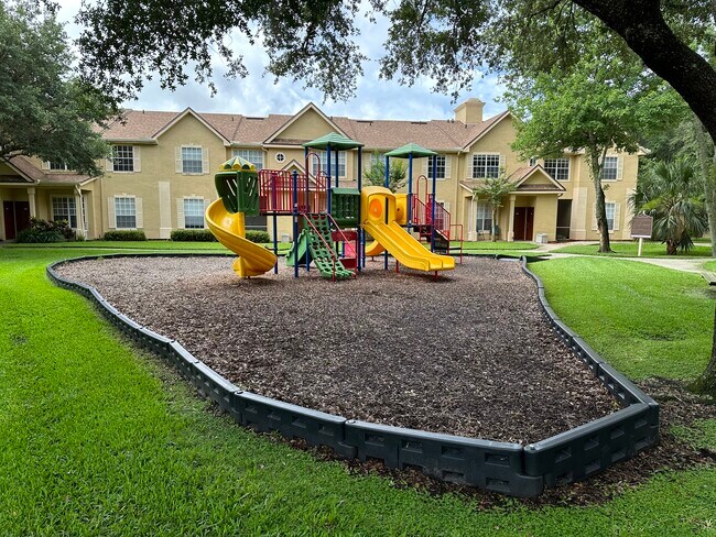 Building Photo - 862 Grand Regency Pointe