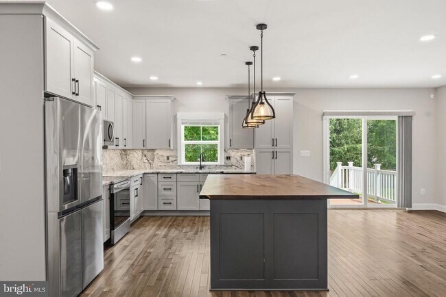 Building Photo - 474 Brightwood Rd