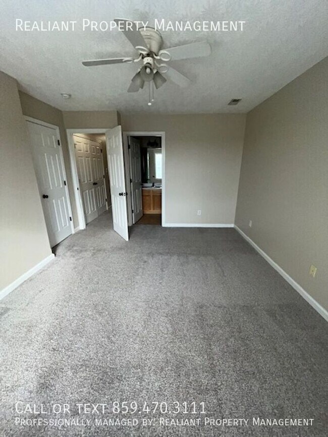 Building Photo - 229 Ridgewood Dr