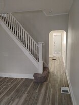 Building Photo - 2546 E Dauphin St