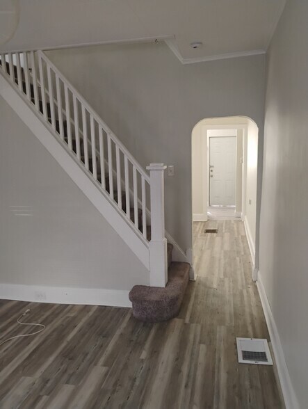 Primary Photo - 2546 E Dauphin St