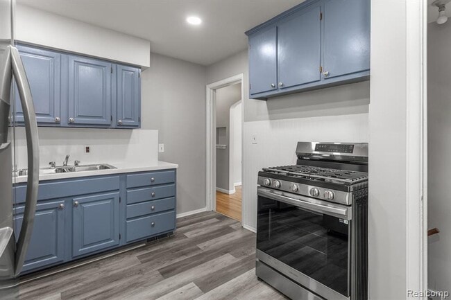 Building Photo - Cozy & Modern: 2-Bed Brick Home with Garage & Finished Basement