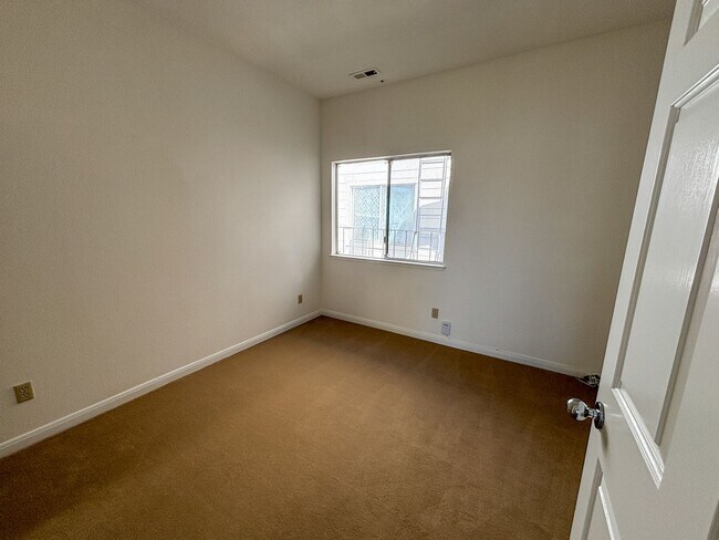 Building Photo - 749-749 Taraval St