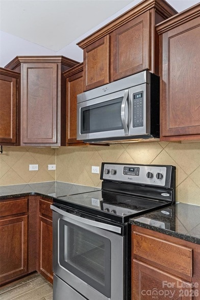 Building Photo - 6056 Shamrock Green Drive