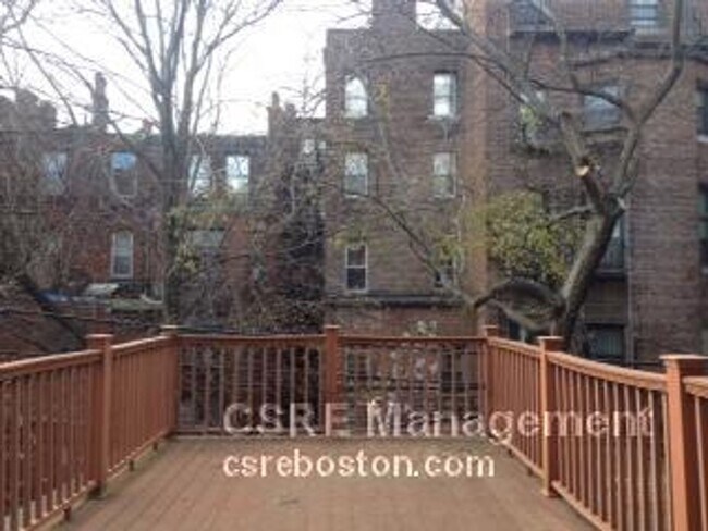 Building Photo - Steps from Berklee