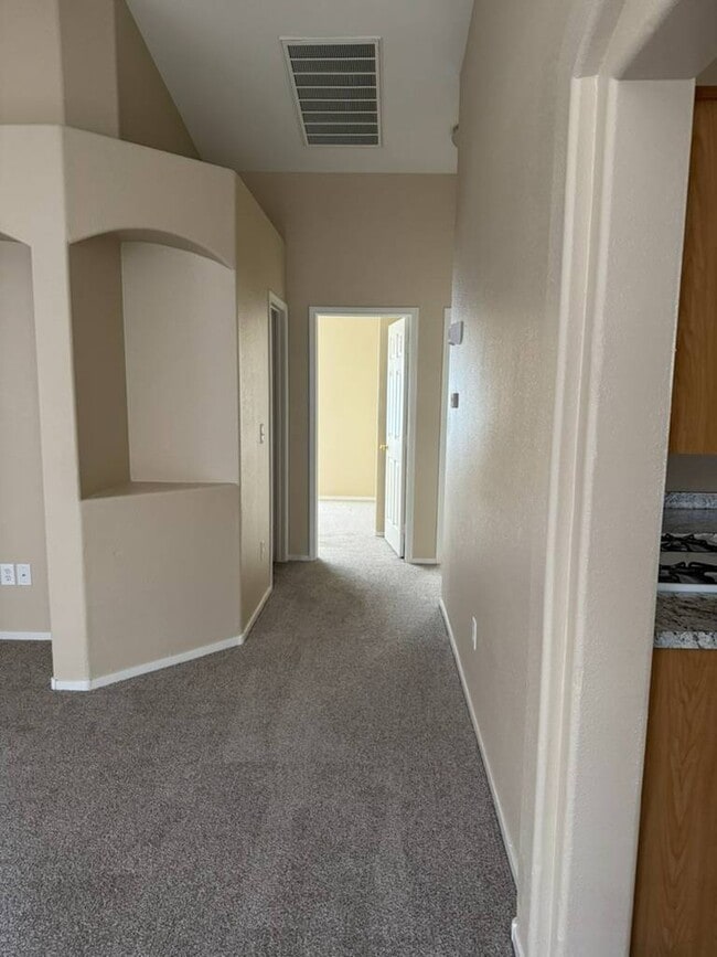 Building Photo - 2228 Cambridge Elms St