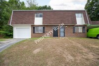 Building Photo - 2323 Green Forest Dr