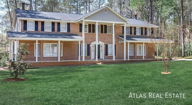 Building Photo - 265 Lexington Heights