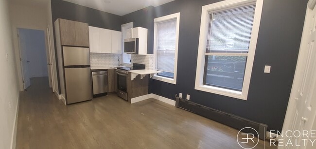 Building Photo - 24 Phillips St