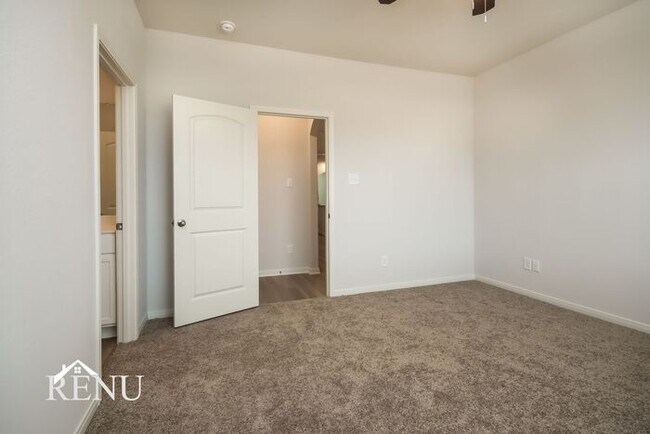 Building Photo - 25314 Shadowdale Dr