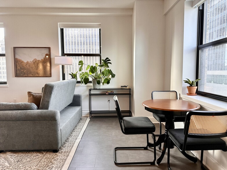 Building Photo - 758 N Broadway