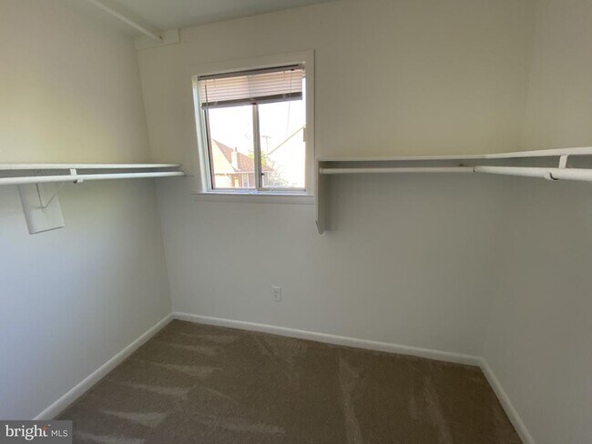 Building Photo - 1712 12th St S