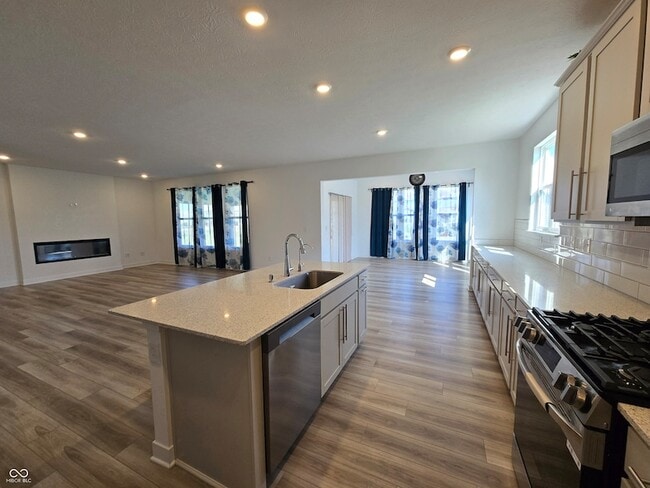 Building Photo - 5128 Summerton St