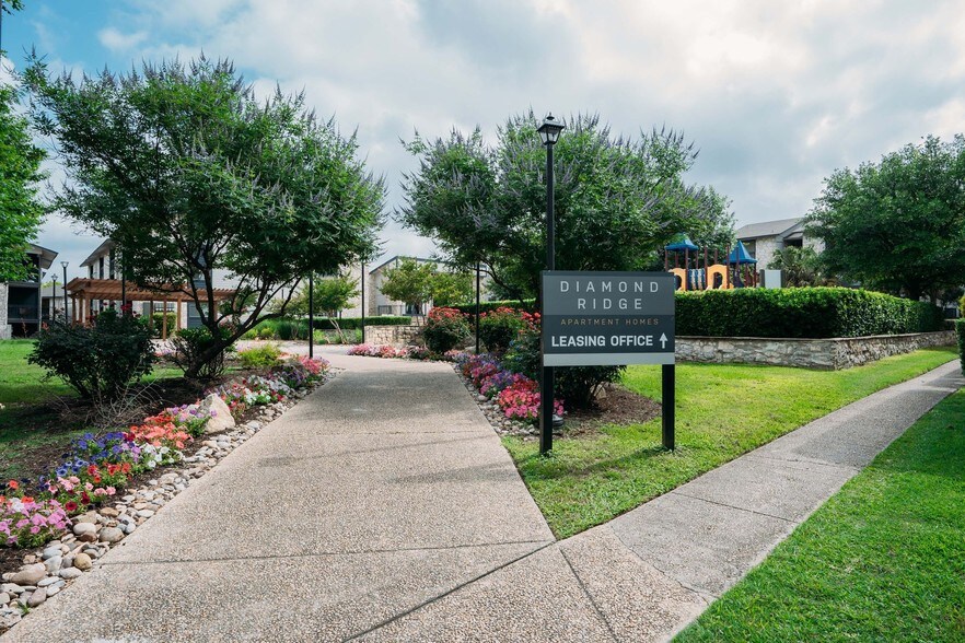 Diamond Ridge 5235 Glen Ridge Dr San Antonio TX 78229 Apartment Finder