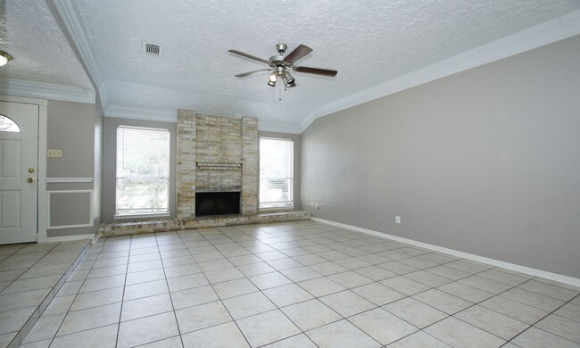Building Photo - 21306 Park Run Dr