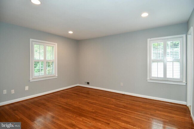 Building Photo - 4100 Dewmar Ct