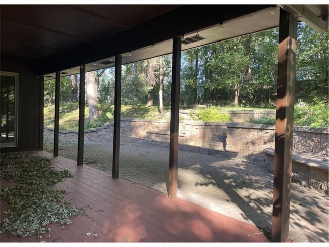 Building Photo - 14810 Lloyds Dr