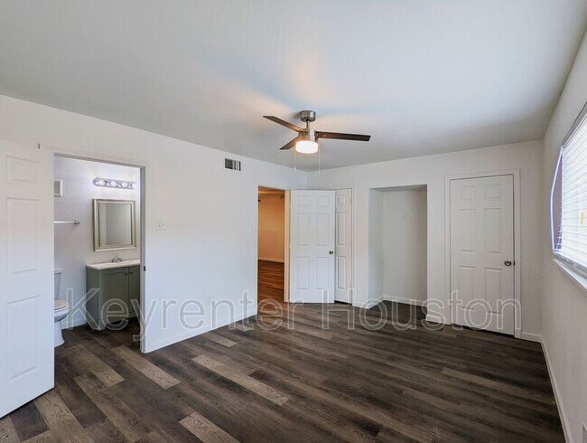 Building Photo - 2681 Gessner Rd