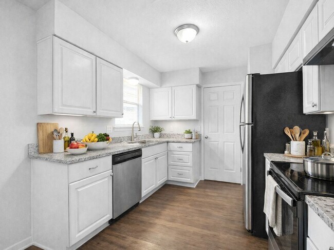 Building Photo - Coming Soon! 4 BR/1BA | Newly Renovated Single Family Home | New Upgrades & Spacious Yard|In Mesq...