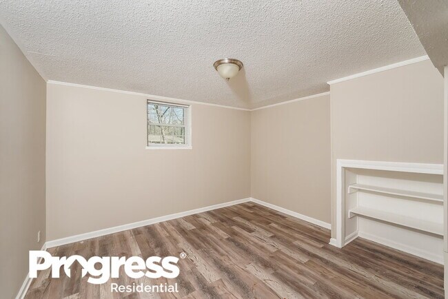 Building Photo - 313 28th Ave NW