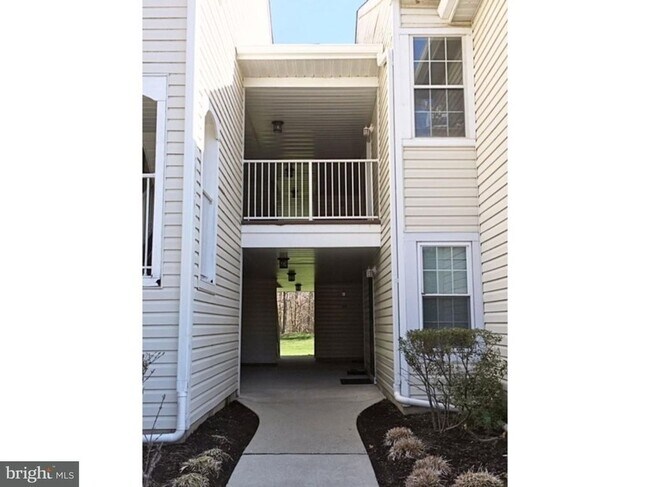 Building Photo - 528 Walden Circle