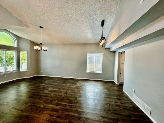 Building Photo - "Charming 3-Bed Highlands Ranch Home with ...