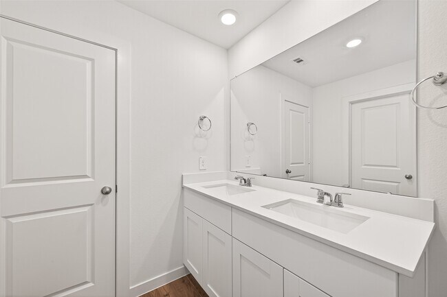 Building Photo - 3506 Blue Mockingbird St