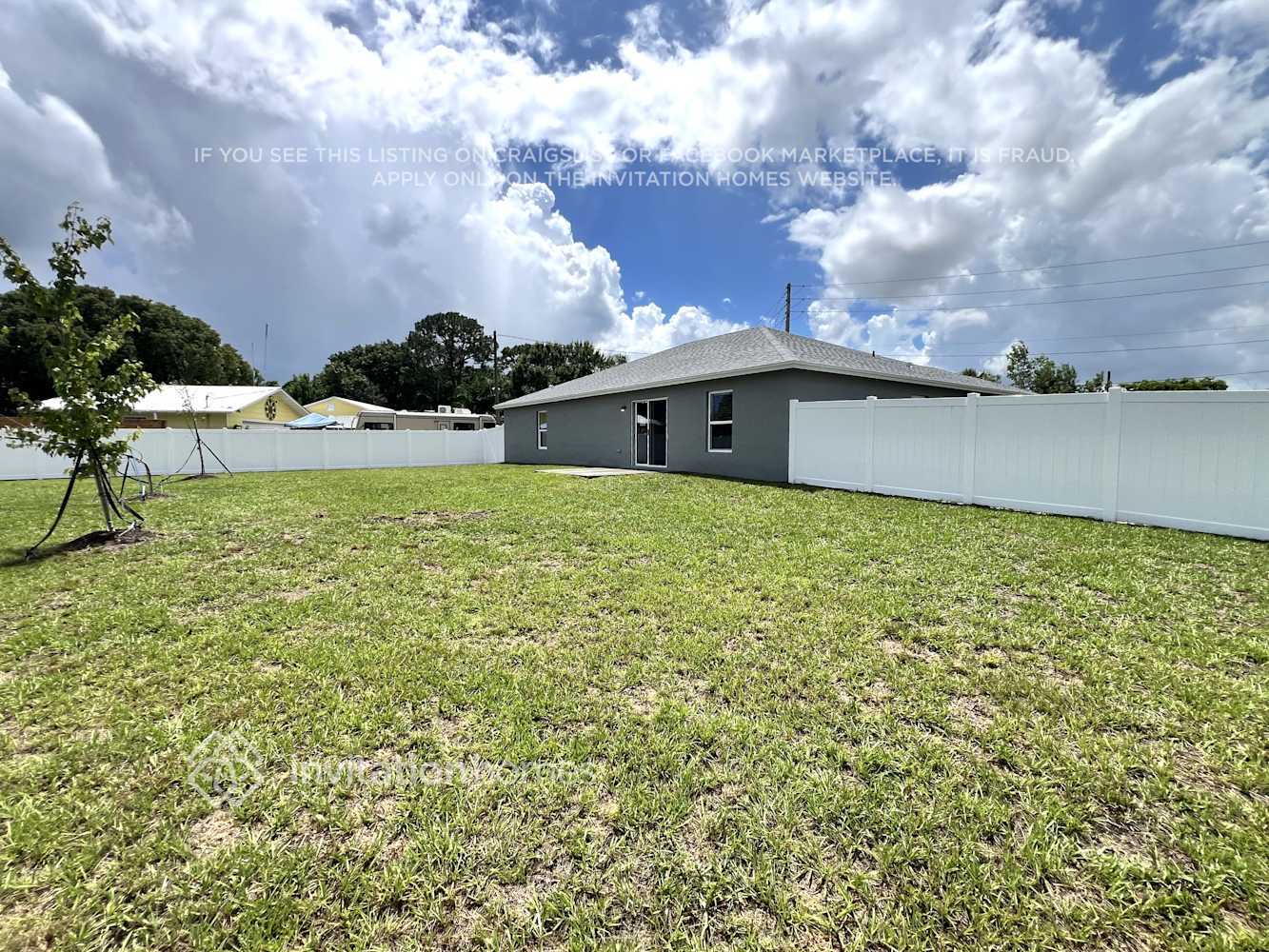Building Photo - 497 SE Glenwood Dr
