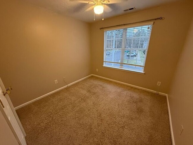 Building Photo - https://youtu.be/wyzPNZAWVWA?si=NV1Tv_AtGaQrvtzh