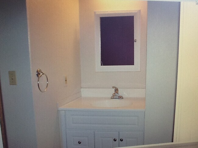 Bath - 2355 Fairfield Ave