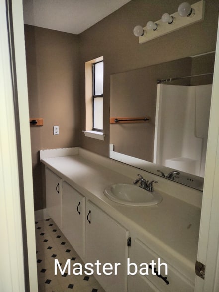 Building Photo - 6 Calico Ln