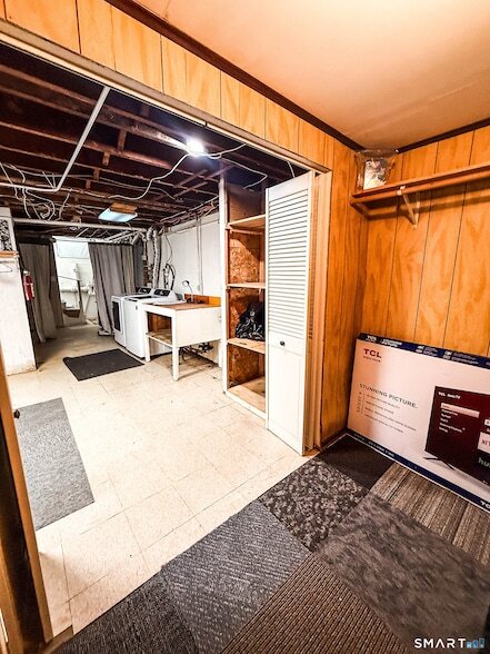 Building Photo - 38 Grandview Ave