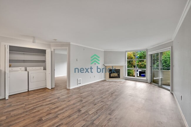 Building Photo - Beautiful home with 2 beds, 2 baths for rent
