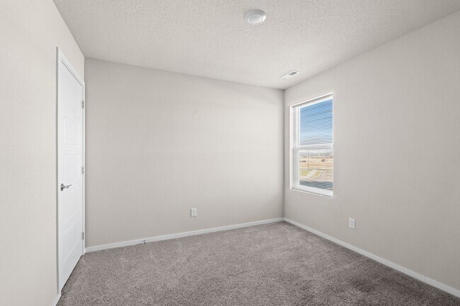 Building Photo - 2 year old 4 Bed 3 bath Liberty Lake Home offering 2330 sq/ft of living space