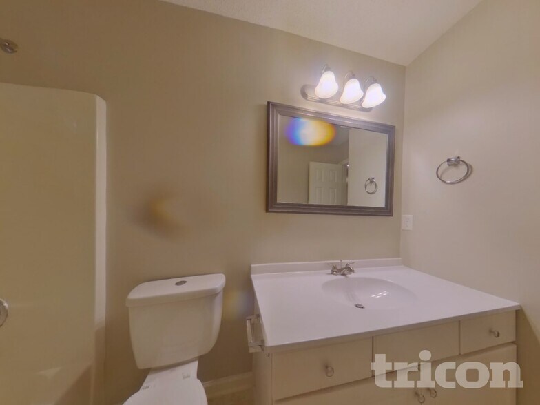 Building Photo - 10007 Northwoods Forest Dr