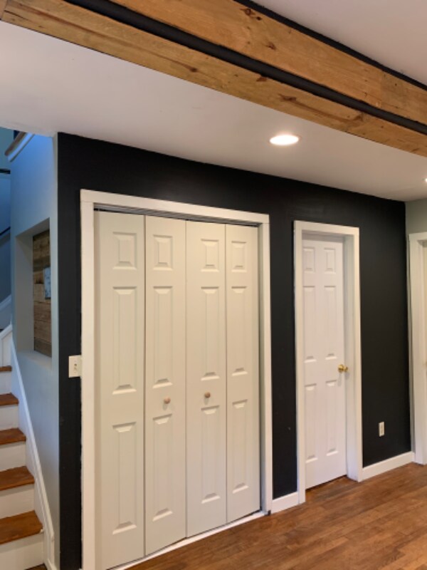 Building Photo - 186 Davos Rd