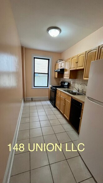 Building Photo - 148 37th St