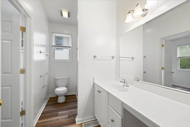 Building Photo - 50% Off First Month! Spacious 3BR Townhome...