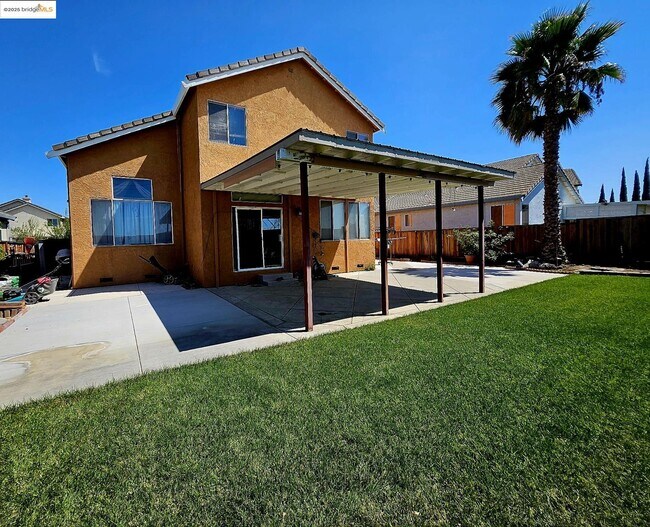 Building Photo - 2236 Newport Ct