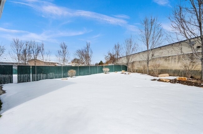 Building Photo - 7873 S Chadbourne Dr