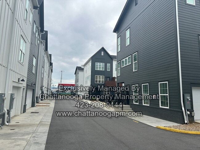 Building Photo - 1480 Chatt City Wy