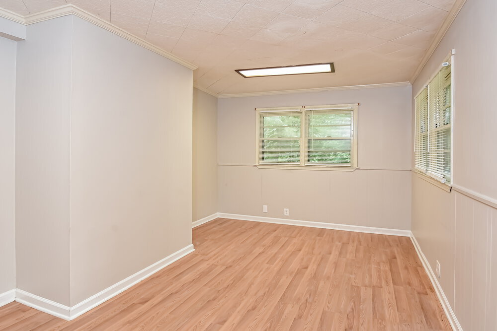 Building Photo - 4630 Cresant Ln