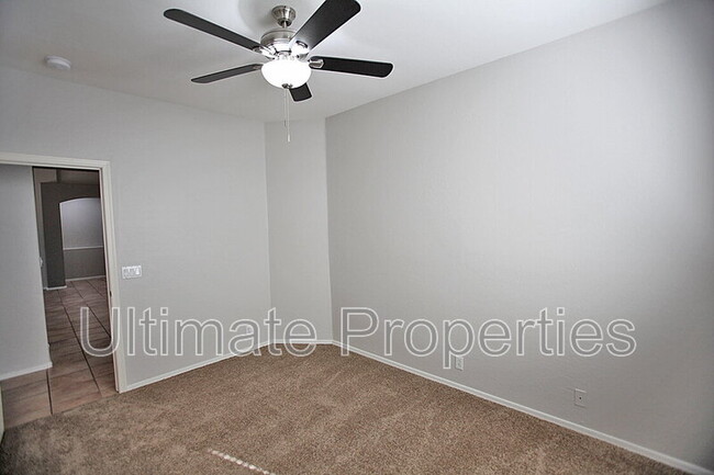 Building Photo - 8010 W Yukon Dr