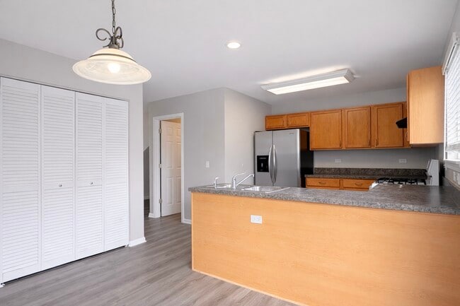 Building Photo - 14527 Patriot Square Dr E