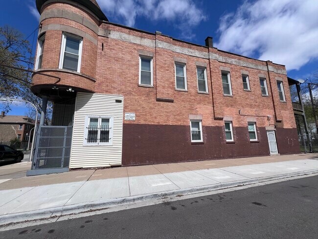 Building Photo - 5257 S Aberdeen St