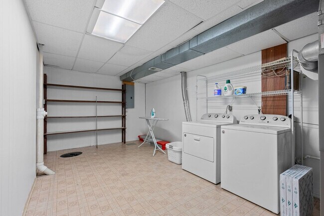 Building Photo - 16401 Baja Ct