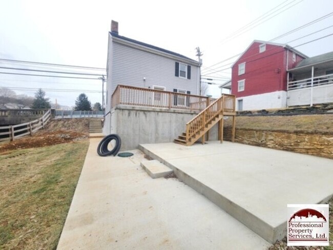 Building Photo - Cozy Country Living With Modern Updates
