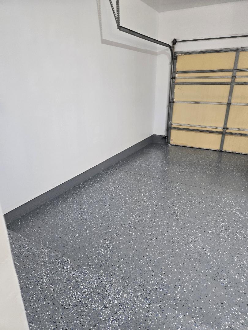 Building Photo - 418 E Hardy St