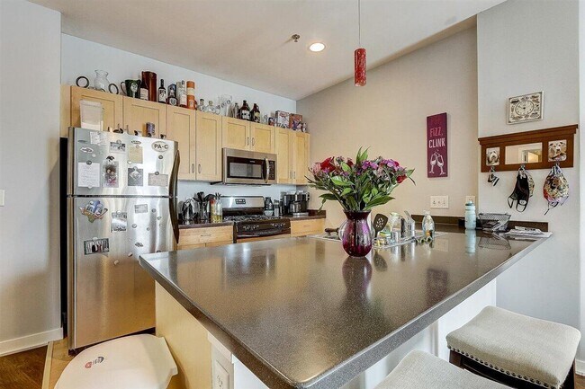 Building Photo - 2080 N Commerce St