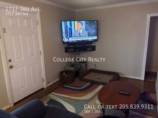 Building Photo - 1717 3rd Ave